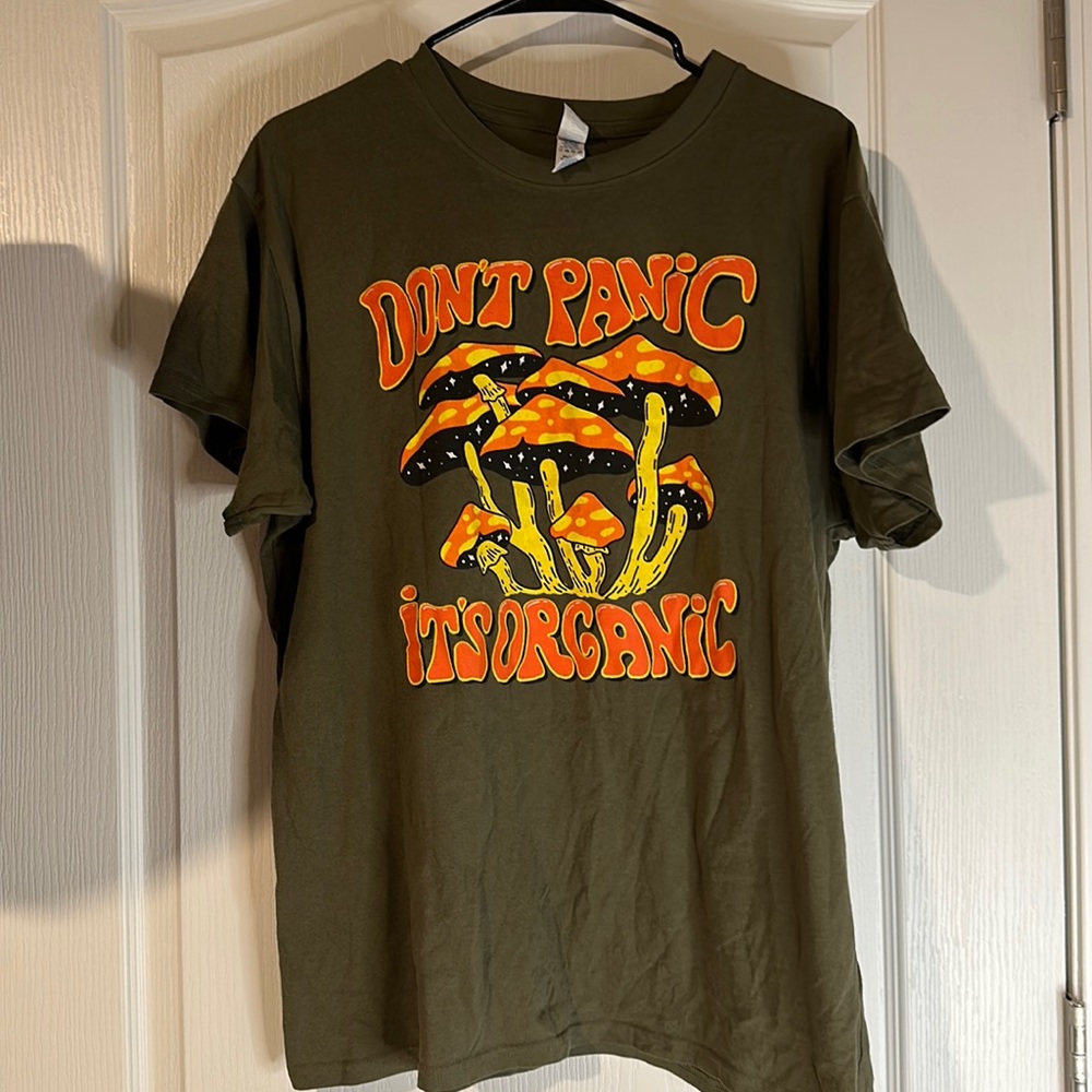 Don’t panic it’s organic size large t-shirt